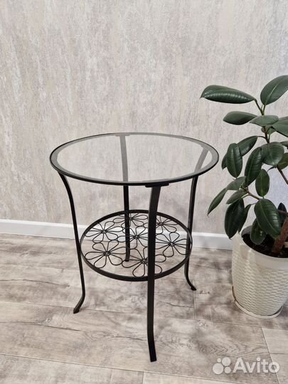 Журнальный столик IKEA круглый