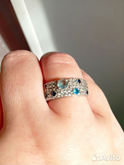 Серебряное кольцо с топазами и сапфирами