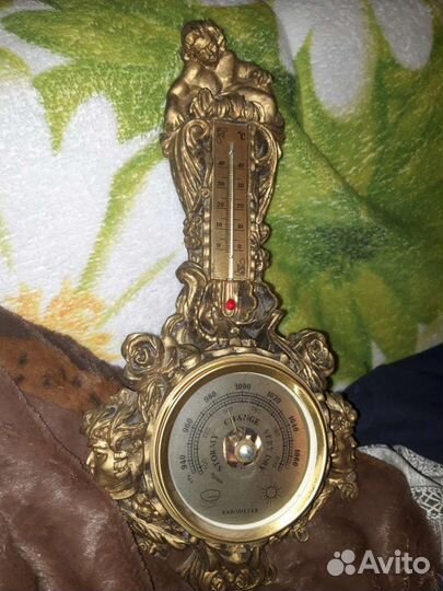 Барометр с термометром