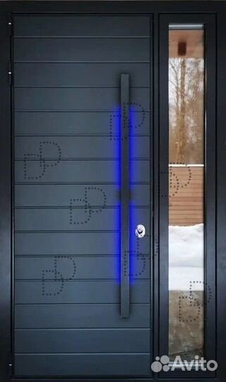 Входная дверь с боковым стеклом и подсветкой