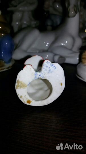 Фарфоровая статуэтка