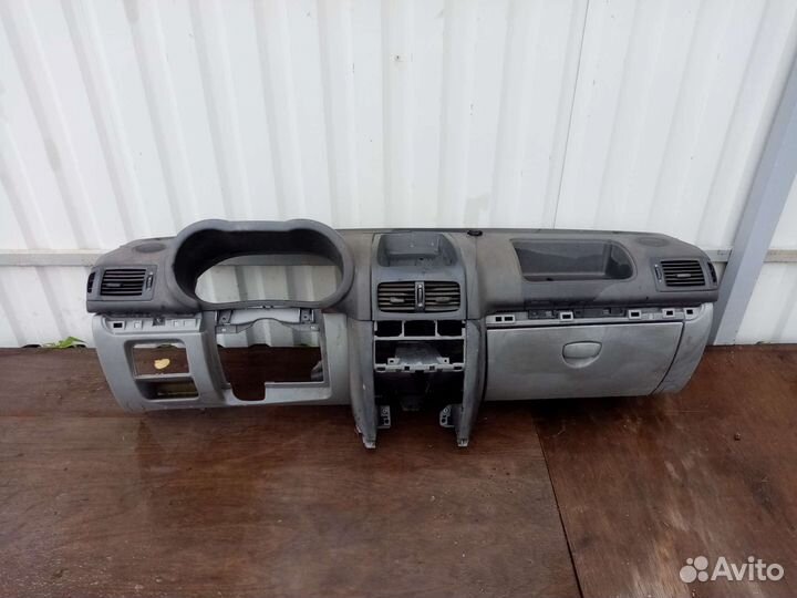 Элементы салона Renault Symbol 1