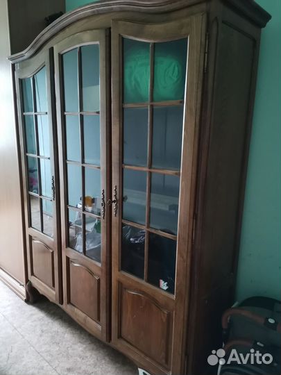 Книжный шкаф-витрина Румыния, 1970 г