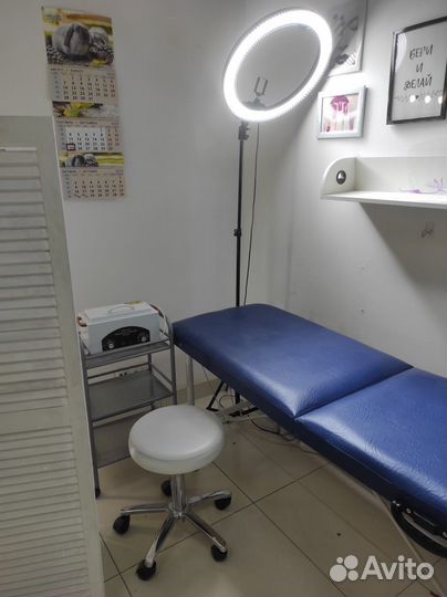 Массажный стол, кольцевая лампа