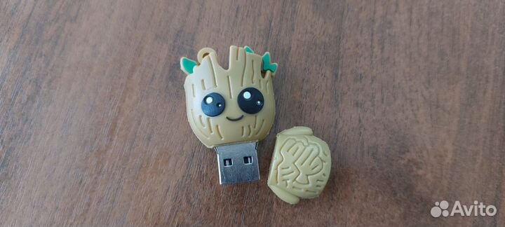 Флеш-накопитель Groot 64 GB
