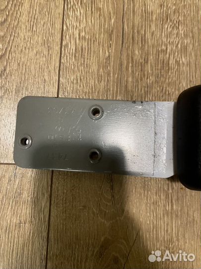 Петля двери Renault Master 2 2005