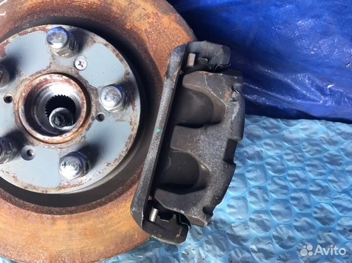 Суппорт передний правый Honda Odyssey RL5 J35Z8