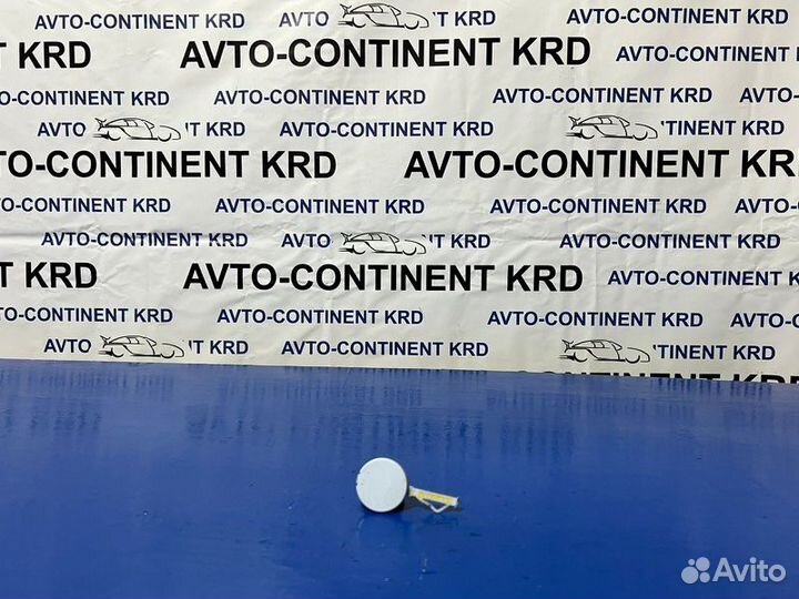 Заглушка бампера передняя Daihatsu Mira LA300S