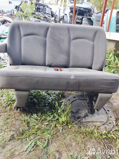 Сиденья среднее Dodge Caravan IV