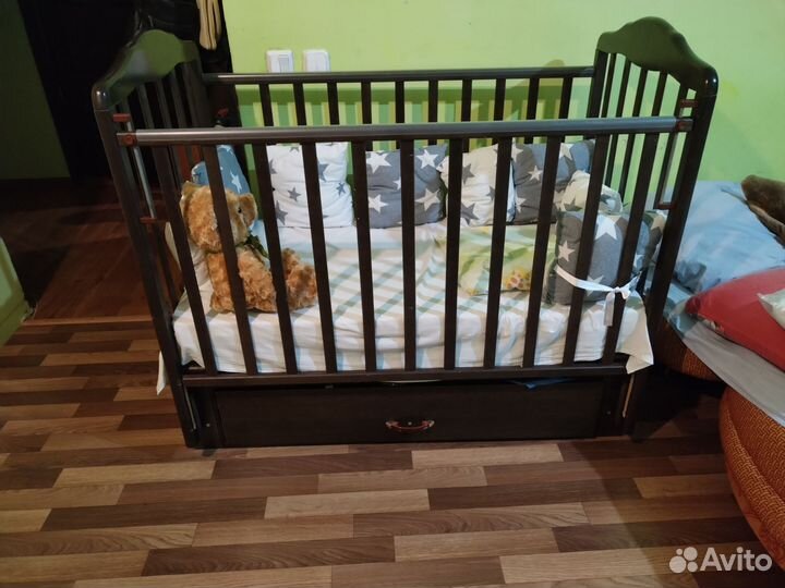 Детская кроватка трансформер с маятником