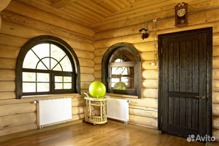 Двери для бани и дачи из дерева