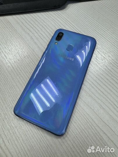 Samsung Galaxy A40, 4/64 ГБ