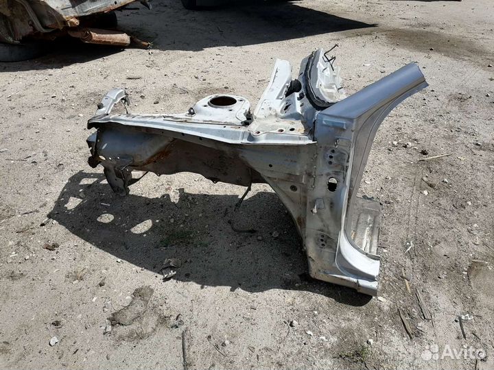 Передняя левая четверть Kia Spectra