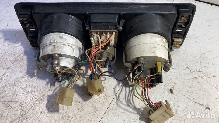 Панель приборов (щиток) LADA 2105