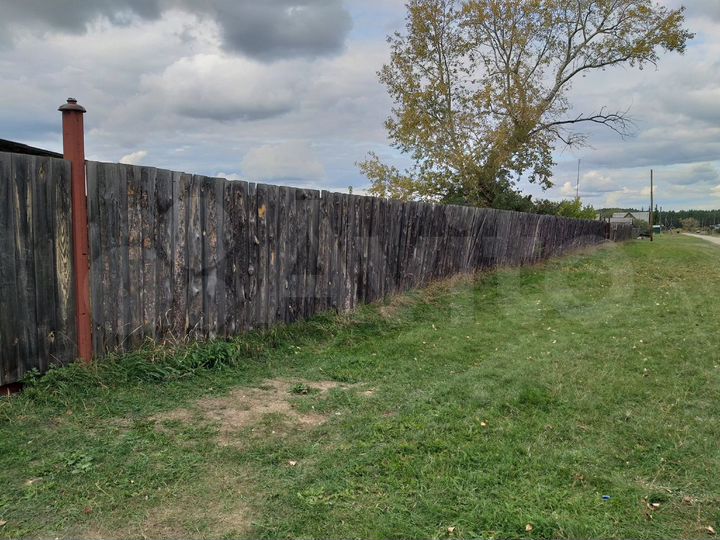 Дом 38 м² на участке 1,27 га