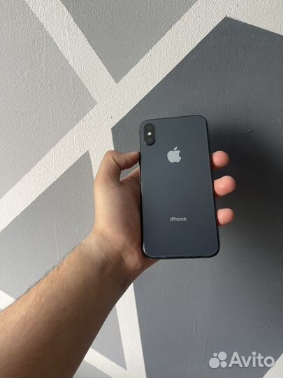 iPhone X, 64 ГБ