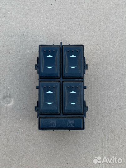 Блок управления стеклоподъемниками Ford Focus 1