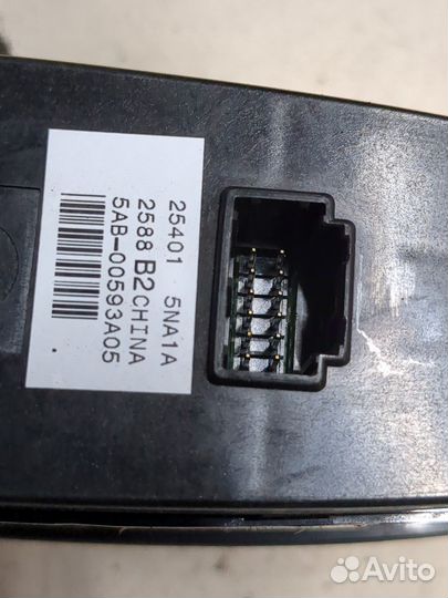 Кнопка стеклоподъемника Infiniti QX50 2017, 2019