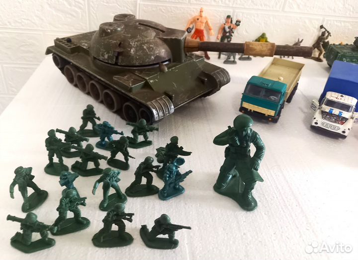 Игрушки СССР, военная техника, машины, тракторы