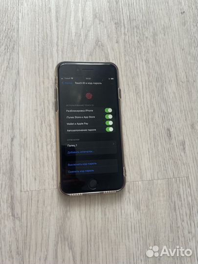 iPhone 8, 64 ГБ