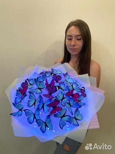 Букеты из бабочек светящейся