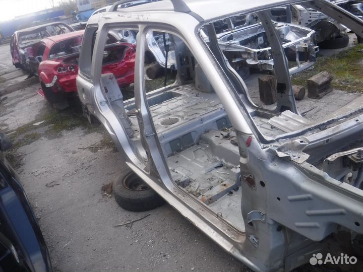 Порог средняя стойка правая Land Rover Freelander