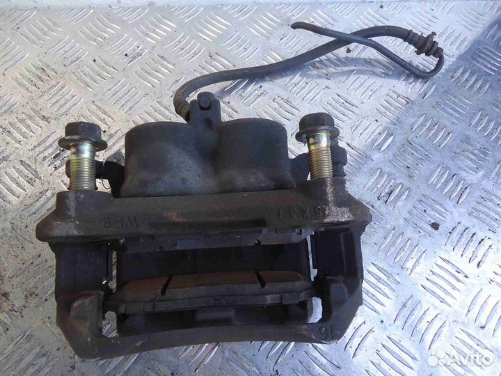 Суппорт передний правый Nissan Pathfinder R51