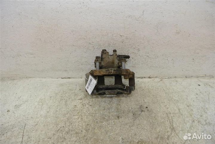 Суппорт задний правый Jeep Grand Cherokee WK2 201