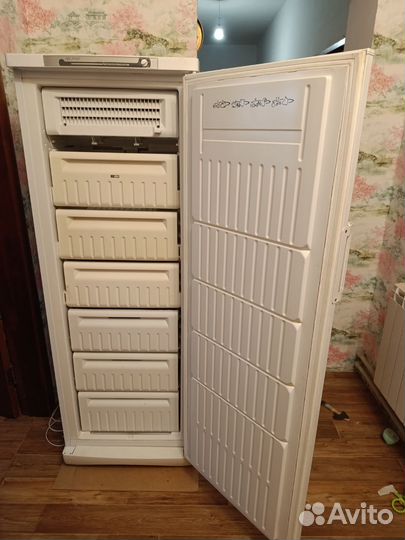 Продам морозильную камеру