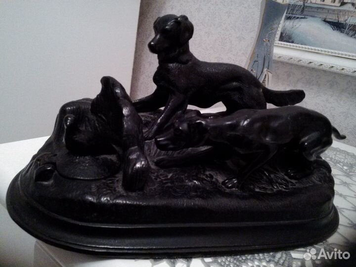 Статуэтка , Собаки на стойке‘‘ Касли