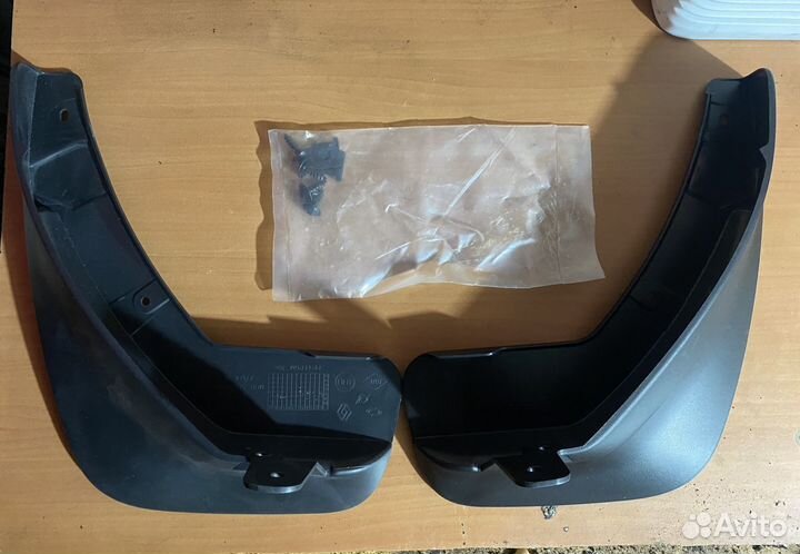 Брызговики оригинал на флюенс