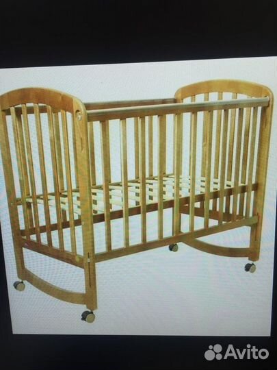 Детская кроватка с матрасом