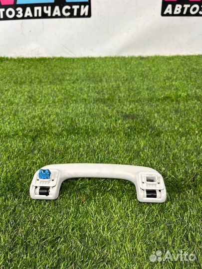 Ручка потолочная передняя правая Ford Escape