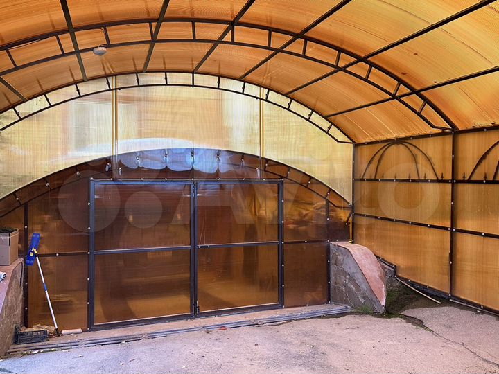 Дом 389,5 м² на участке 15 сот.