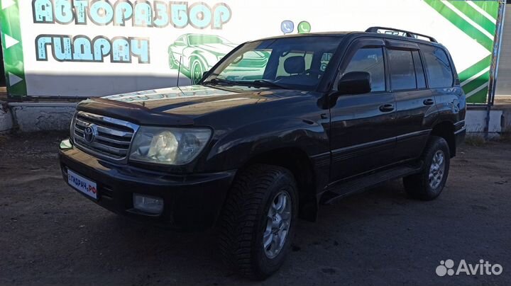Чейнджер компакт дисков Toyota Land Cruiser 100 86270-60040