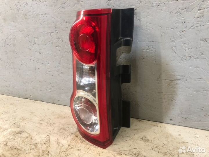 Фонарь левый LADA Largus