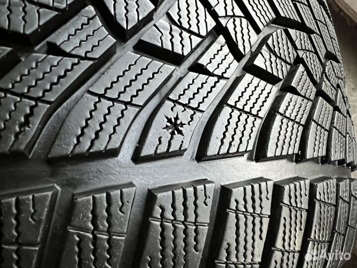 Goodyear UltraGrip Performance Gen-1 295/35 R21