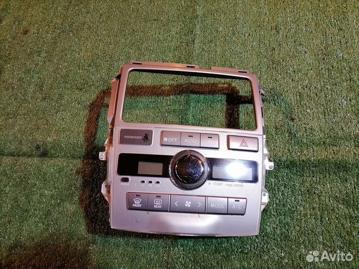 Блок управления климат-контролем Toyota Ipsum ACM2