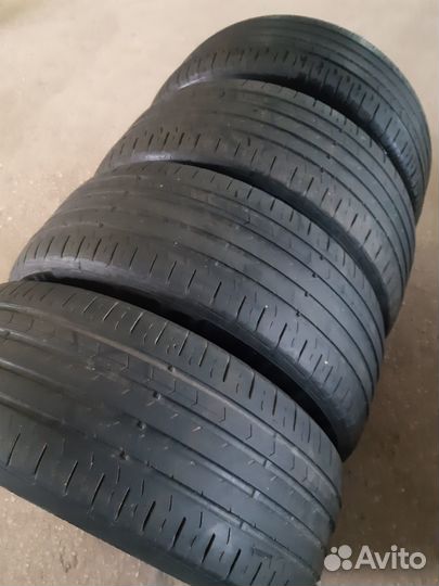 Continental ContiPremiumContact 5 215/55 R17 89W