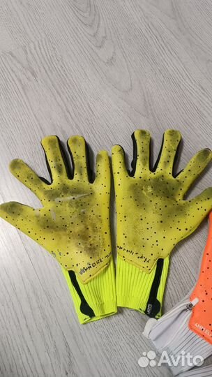 Профессиональные вратарские перчатки Puma Future