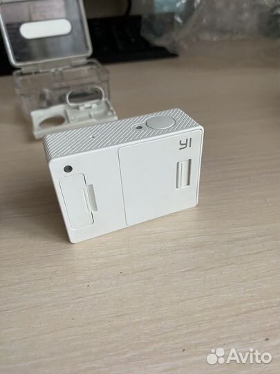 Экшн камера xiaomi yi
