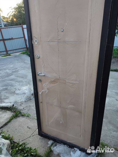Дверь входная металлическая