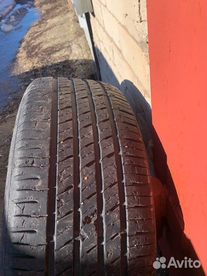 Roadstone N'Fera RU5 235/55 R18