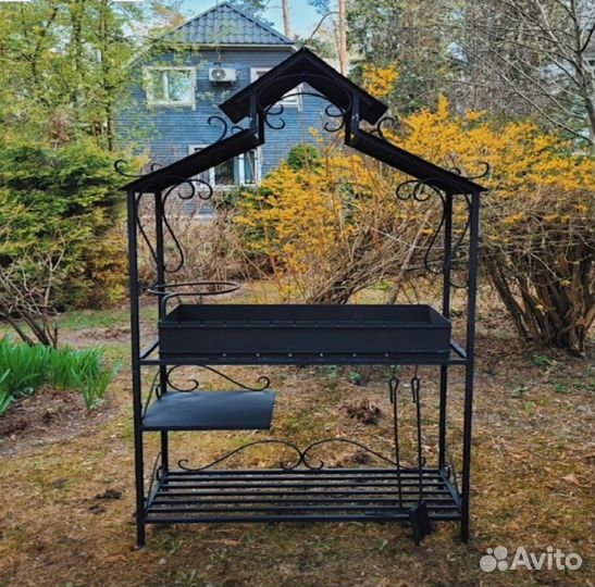 Мангал с крышей