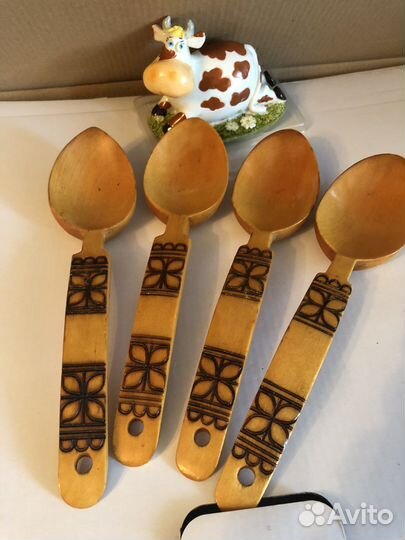 Набор ложек деревянных и фигурка коровы