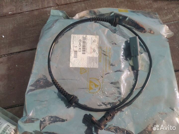 Датчик ABS Peugeot