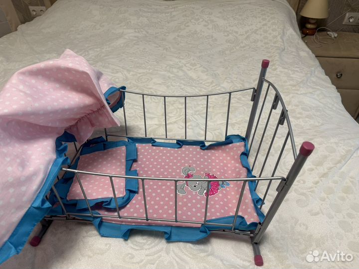 Детская кроватка для кукол