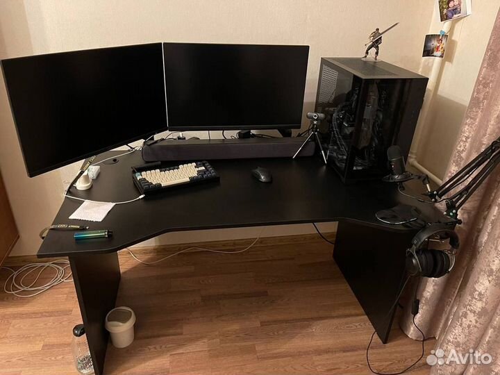 Компьютерный стол