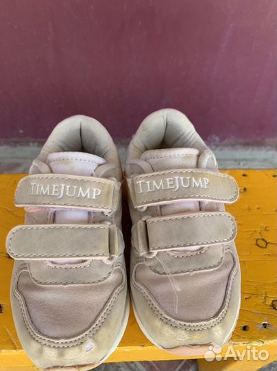 Кроссовки для девочки