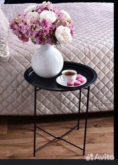 Стол журнальный металлический